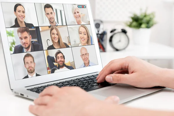 Videoconferentie Met Meerdere Medewerkers Laptopapplicatie Voor Thuiswerken Studeren Afstand — Stockfoto