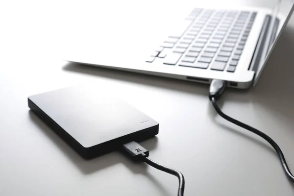 Disc Usb Extern Hard Disk Conectat Laptop — Fotografie, imagine de stoc