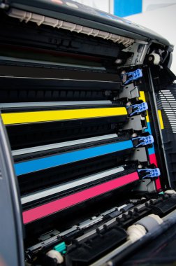 renkli lazer yazıcı toner kartuşları 
