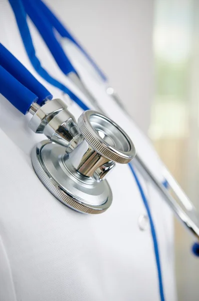 Doctor holding a stethoscope — Stock Photo, Image