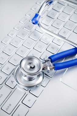 Tanılama ve onarma bilgisayar. laptop stetoskop