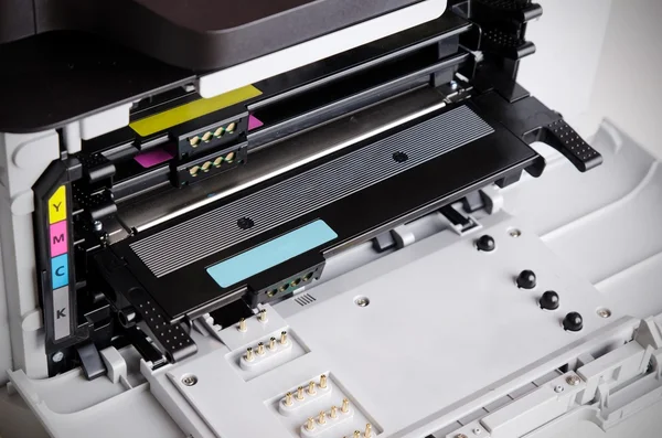 Renkli lazer yazıcı toner kartuş yakın çekim 