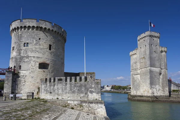 Torres de San Nicolás y La Chaine, La Rochelle, Charente-Mariti — Foto de Stock