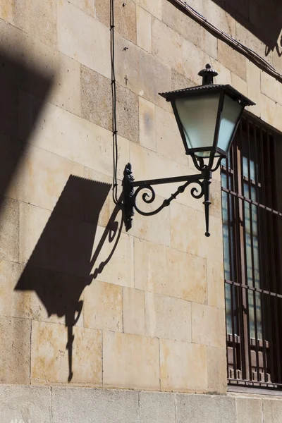 Lâmpada de rua em Salamanca, Castilla y Leon, Espanha — Fotografia de Stock