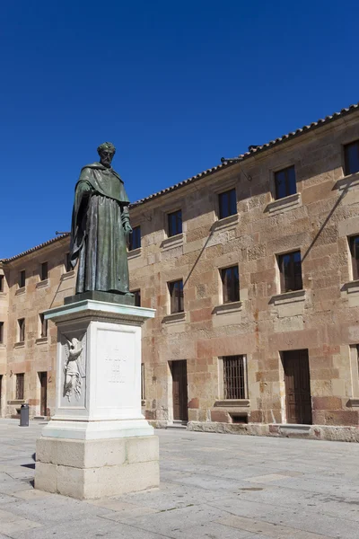 Scultura di Fray Luis de Leon, Salamanca, Castilla y Leon, Spai — Foto Stock