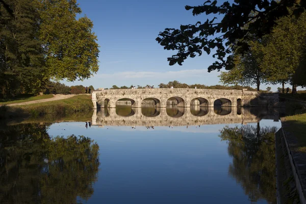 Bro i slottet Chambord, Loire et Cher, Midterste region , – stockfoto