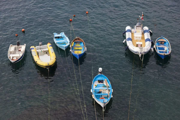 Båtar i Riomaggiore, La Spezia, Ligurien, Italien — Stockfoto