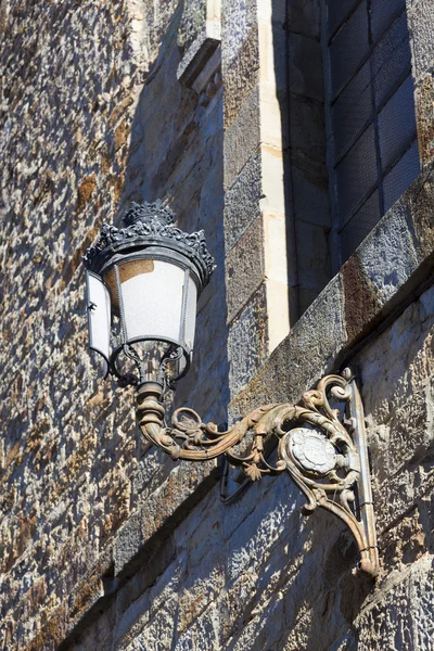 Streetlamp in Espinosa de los Monteros, Burgos, Castilla y Leon, — Stockfoto