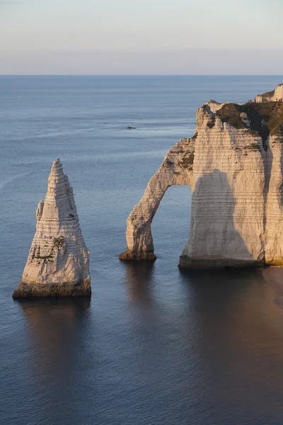 Aval skály Etretat, Cote krásném normandském, Pays de Caux, Seine-Maritim — Stock fotografie