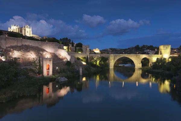 St Martin міст, Толедо, Castilla ла-Манчі Іспанії — стокове фото