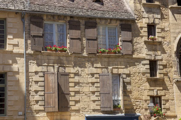 Arquitectura de Sarlat-la-caneda, Dordoña, Aquitania, Francia — Foto de Stock
