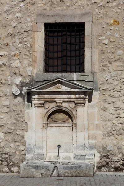 Fontana nel monastero di Santa Maria la Real de Huelgas, Bur — Foto Stock