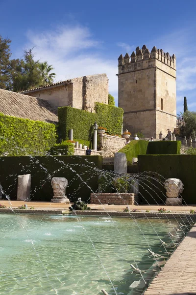 Gardens and fountains of the Alcazar de los Reyes Catolicos, Co — Stock Photo, Image