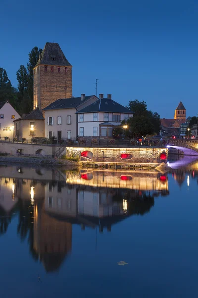 Covered bridge, in the petite france, Strasbourg, Bas-Rhin, Alsa — Stock Photo, Image