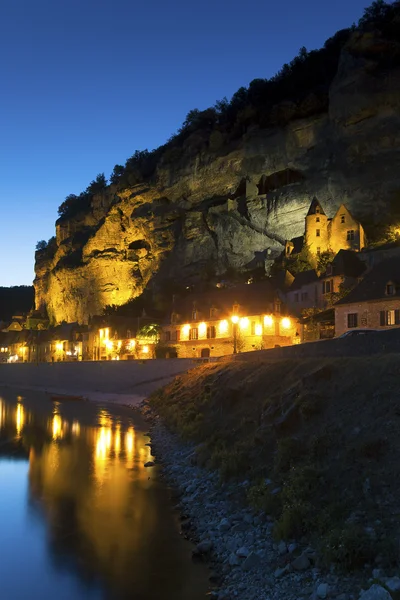 Nocą w La Roque-Gageac, Dordogne, Akwitania, Francja — Zdjęcie stockowe