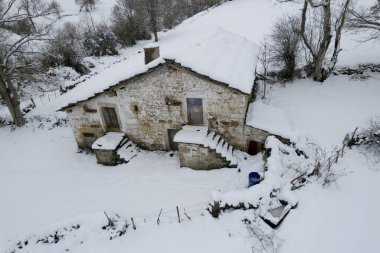 Estacas de Trueba Geçidi 'ndeki çiftlik evi, Burgos, Castilla y Leon, İspanya
