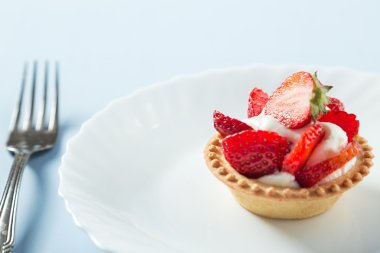 ev yapımı Çilekli pasta