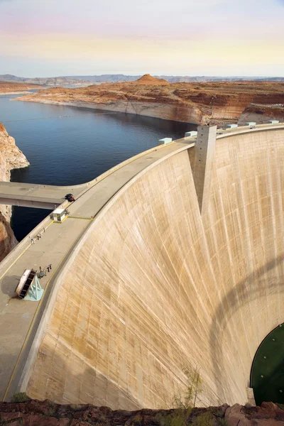 Glen Canyon duzzasztógát, a Colorado folyó, Arizona, Amerikai Egyesült Államok — Stock Fotó