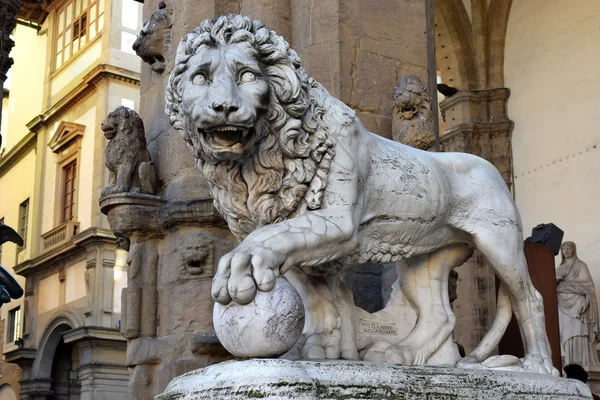 Szobor, oroszlán, Loggia dei Lanzi, Firenze, Olaszország — Stock Fotó