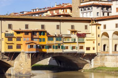 Arno Nehri Floransa'daki Ponte Vecchio köprü