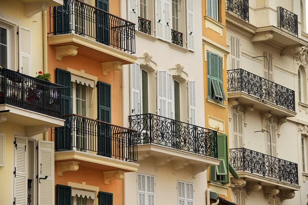 Detail van de gevels van de huizen in Monaco — Stockfoto