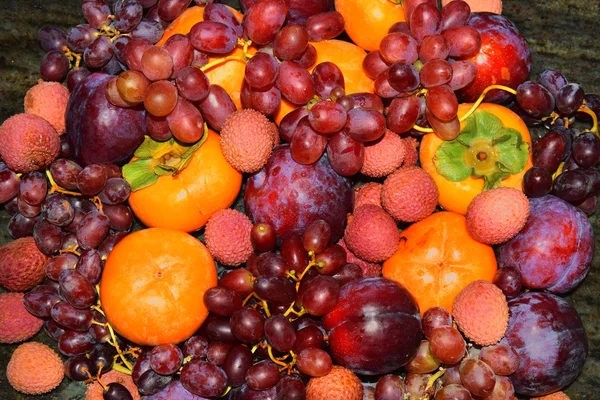 水果和浆果的静物写生 — 图库照片