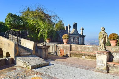 Çeşmeler ve İtalyan Rönesans Bahçesi - İtalya, Tivoli 'deki villa dEste 16. yüzyılın en ünlü İtalyan villalarından biri.