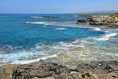 Hof Dor - Plaj Doğa Rezervi, pitoresk plaj, daha fazla körfez ve körfezli bir kıyı şeridi ve kuzey İsrail 'de alışılmadık jeolojik oluşumlar