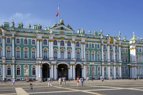 Palais d'hiver et musée de l'Ermitage à Saint-Pétersbourg, Russie — Photo