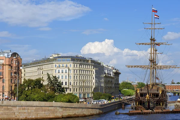 フライング オランダ人、サンクトペテルブルク、ロシアのヨット — ストック写真