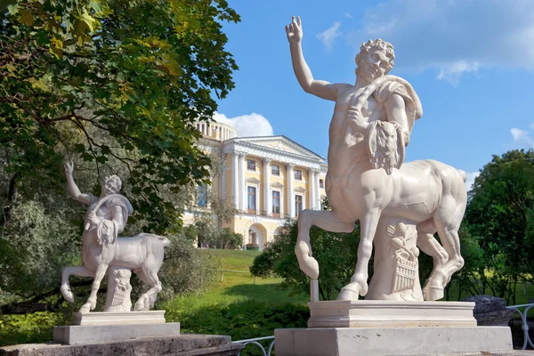 At-adamları Köprüsü, Pavlovsk park, Saint Petersburg — Stok fotoğraf