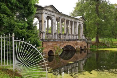 Tsarskoye Selo (Puşkin), Saint-Petersburg mermer köprü