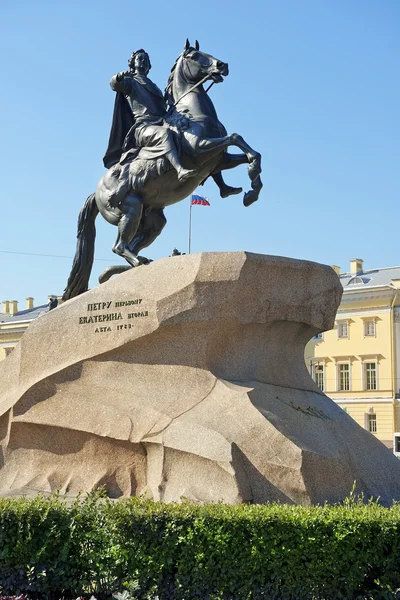 Bronze Horseman, equestrian statue of Peter the Great in Saint Petersburg — Stock Photo, Image