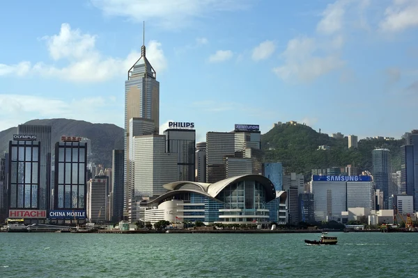 Weergave van wolkenkrabbers van Victoria Harbor, Hong Kong — Stockfoto