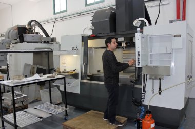 Küçük atölye makineler cnc ile