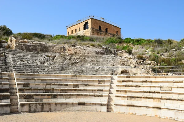 城堡和仿古罗马圆形剧场，国家公园齐波里，以色列 — 图库照片