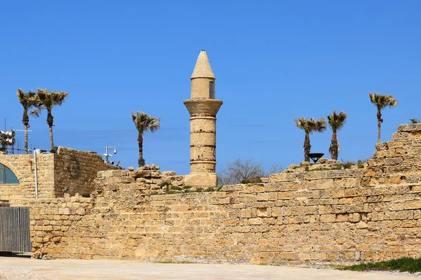 Minarete de Cesarea Marítima en la antigua ciudad de Cesarea, Israel —  Fotos de Stock