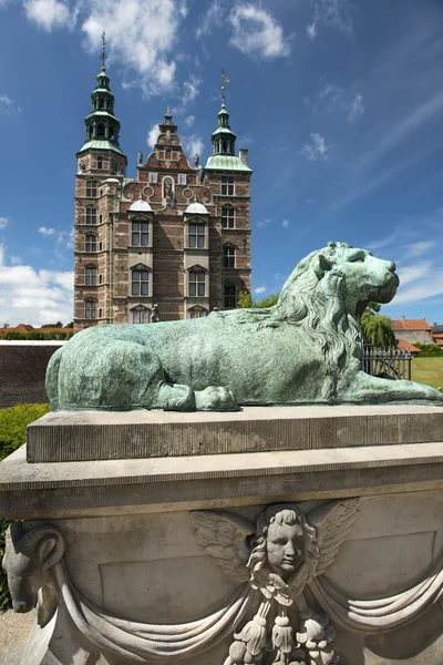 Rosenborg zamek i park w centrum Kopenhagi — Zdjęcie stockowe