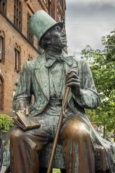 Hans Christian Andersen Statue, Radhuspladsen (City Hall Square), Copenhagen, Denmark — Stock Photo, Image