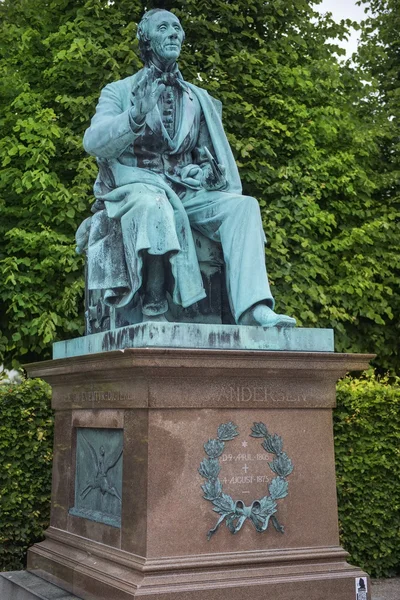 Monument to Hans Christian Andersen, Kings Garden, Copenhagen — Stock Photo, Image
