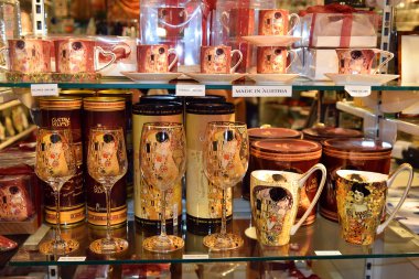 Hediyelik eşya ile görüntü Gustav Klimt resimlerinde