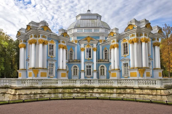 Pavilion Hermitage, Catherine Park, Tsarskoye Selo (Pusjkin), Ryssland hösten — Stockfoto