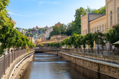 Karlovy Vary, Çek Cumhuriyeti - 05 Eylül 2023: Çek Cumhuriyeti 'nin dünyaca ünlü bir spa şehri