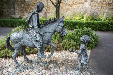 Canterbury Başpiskoposu, Somerset, İngiltere'de Sigeric heykeli olduğunu