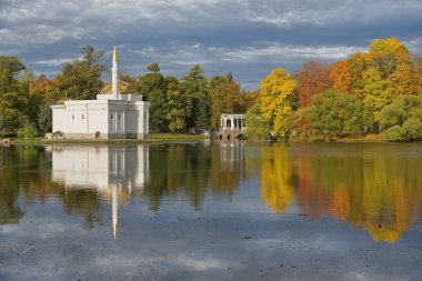 Altın sonbaharda Catherine park, Tsarskoye Selo (Puşkin)