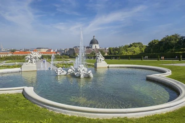 Baroque park at the Belvedere Castle in Vienna — Stock Photo, Image