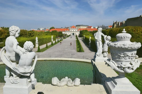 Barokowy park przy zamku Belvedere w Wiedniu — Zdjęcie stockowe