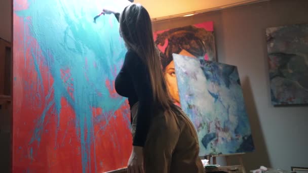 Artis Wanita Menggambar Gambar Abstrak Perlahan Lahan — Stok Video