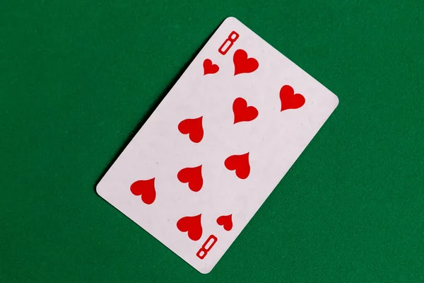 Acht Der Herzen Spielkarte Hölzerner Hintergrund — Stockfoto