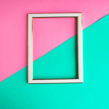 Geometrik arkaplanda fotoğraf çerçevesi, metin için kopyalama alanı, minimal konsept, tasarımcı şablonu